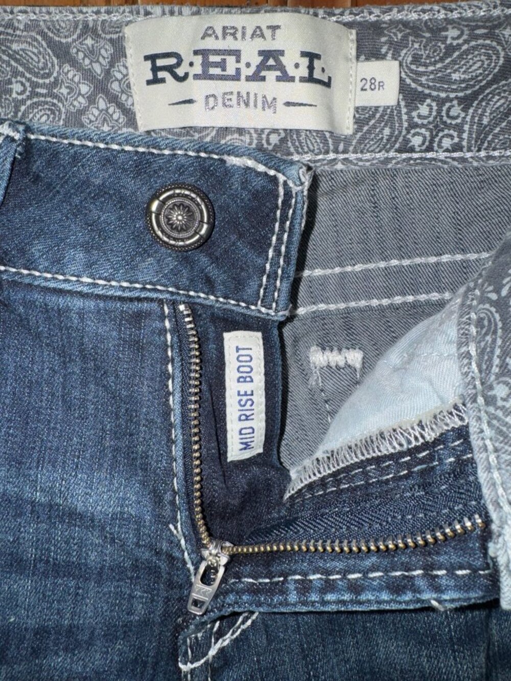 Ariat R.E.A.L. Mid Rise Bootcut Jeans Whipstitch Dark Wash Size 28 - Picture 2 of 3